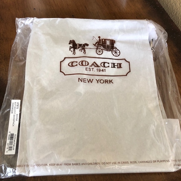 Brand New COACH Sutton Signature Python Swingpack - Picture 2 of 8